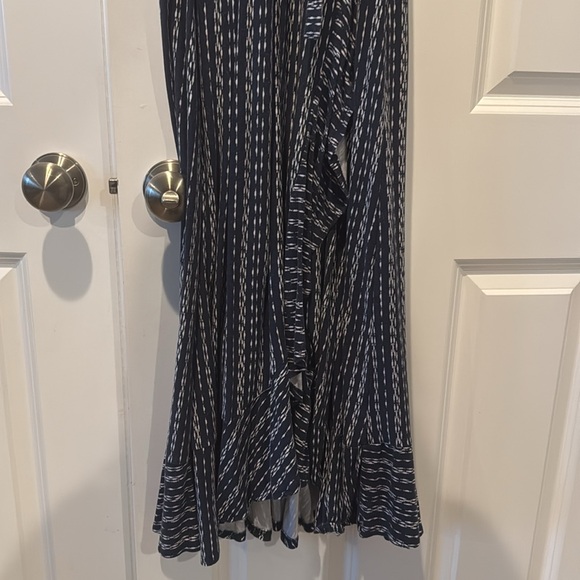 Darielle Faux wrap ruffle hem midi - Picture 5 of 5